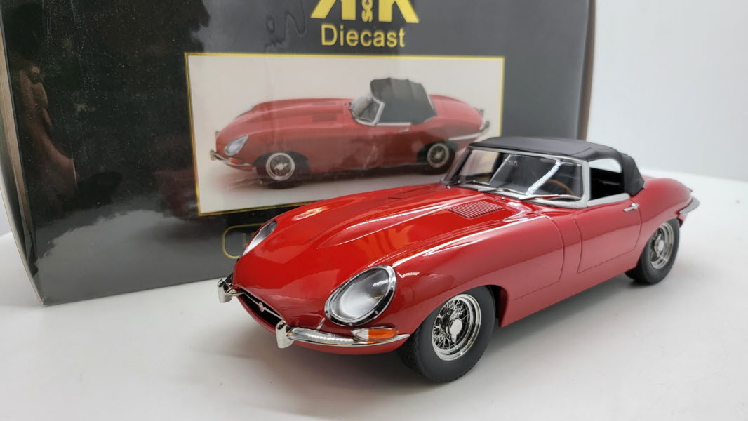 KKscale: Jaguar E-Type 1 Rood Cabriolet (1961) - Schaal 1:18