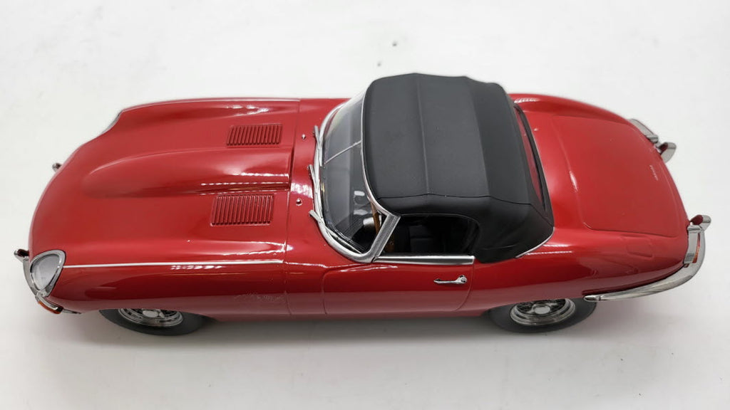 KKscale: Jaguar E-Type 1 Rood Cabriolet (1961) - Schaal 1:18