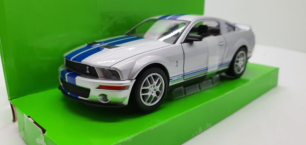 Lucky Die Cast Shelby GT500 Zilver Metallic Blauwe Strepen 2007 - Schaal 1:24