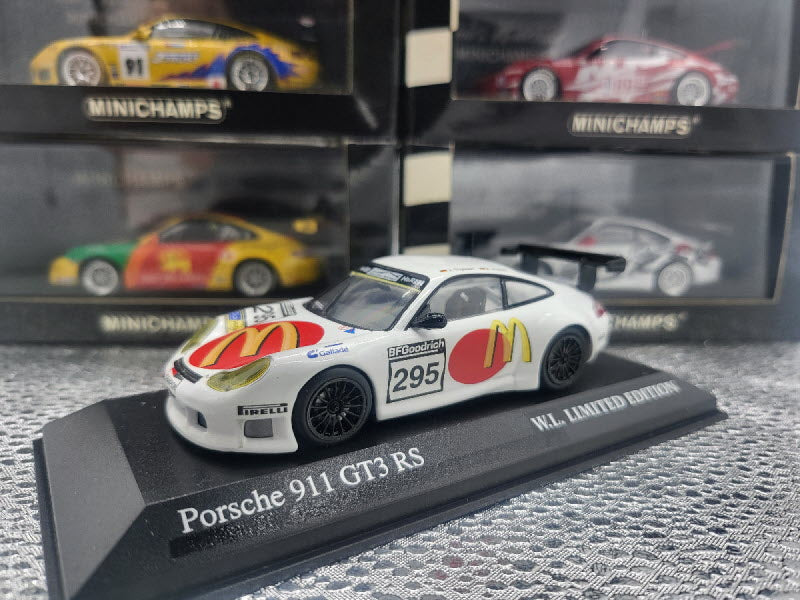 Minichamps Porsche 911 GT3 RS McDonalds W.L. Edition - Schaal 1:43