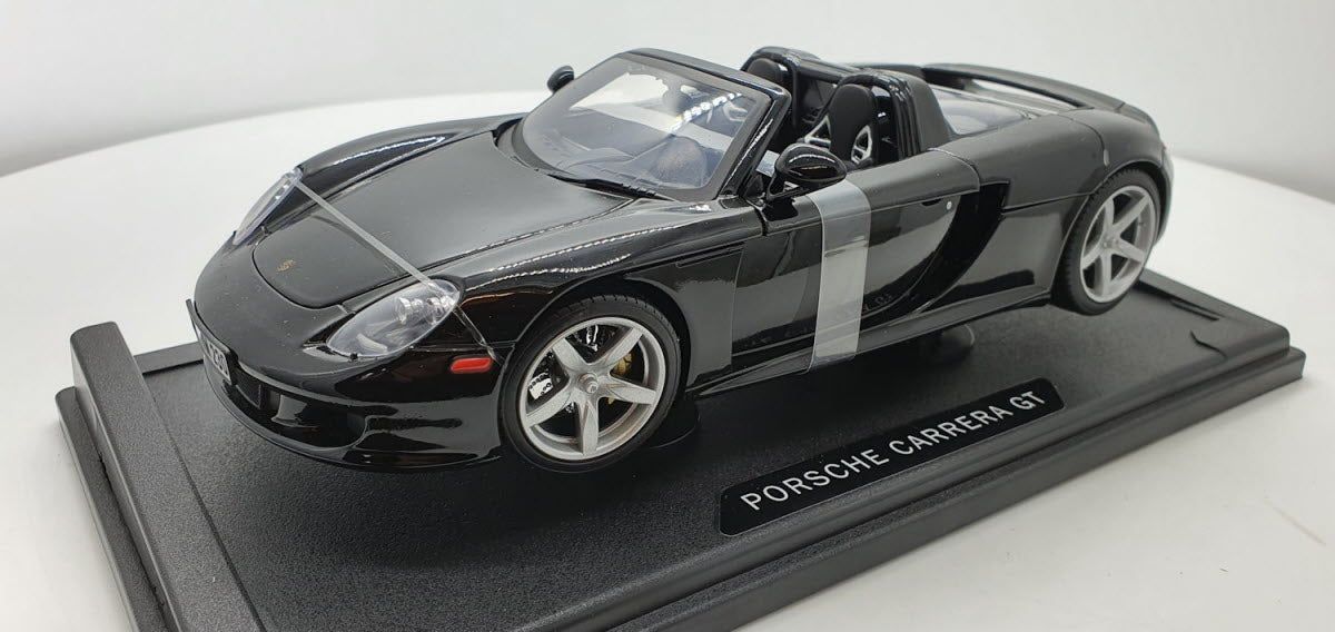 MotorMax: Porsche Carrera GT Zwart - Schaal 1:18