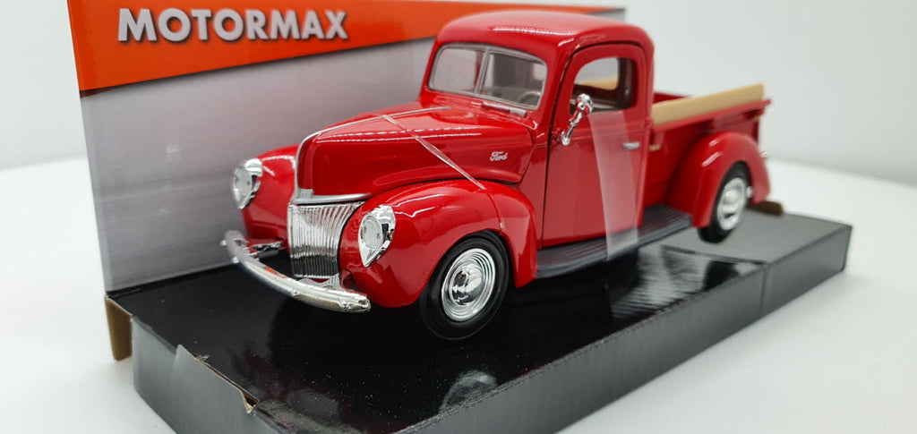 MotorMax Ford Pick Up Rood 1940 - Schaal 1:24