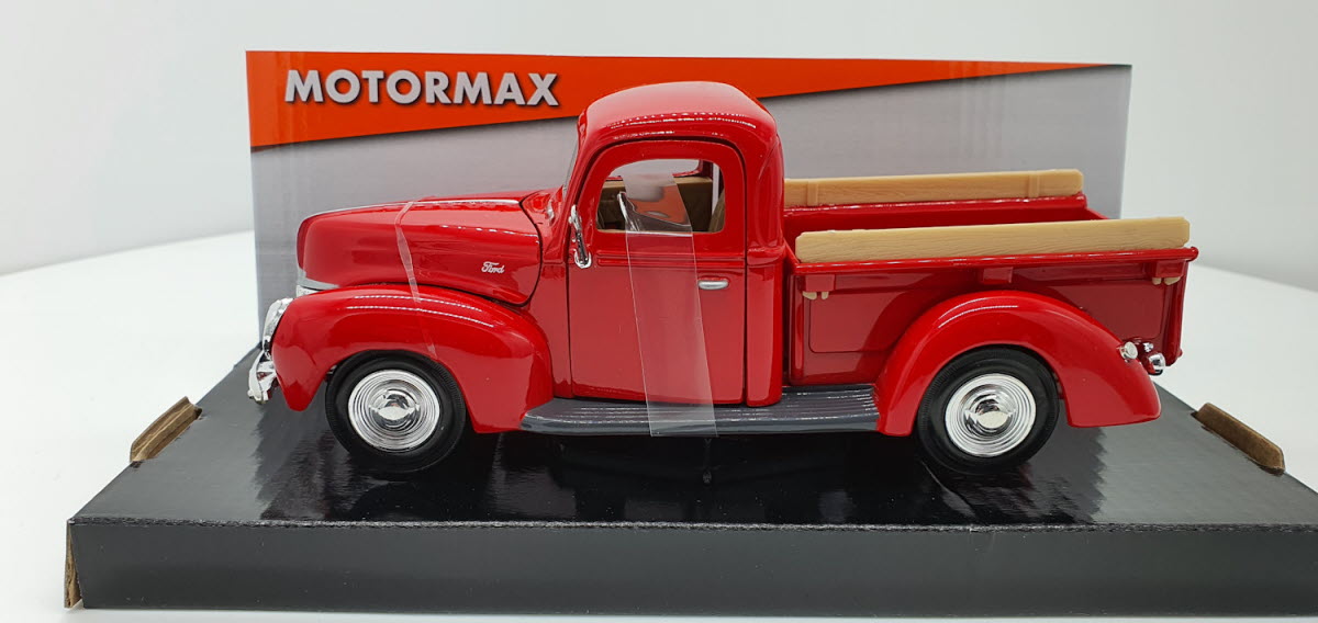 MotorMax Ford Pick Up Rood 1940 - Schaal 1:24