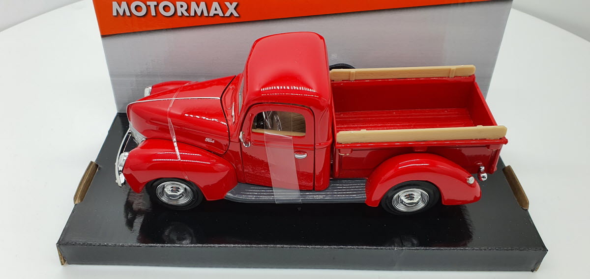 MotorMax Ford Pick Up Rood 1940 - Schaal 1:24