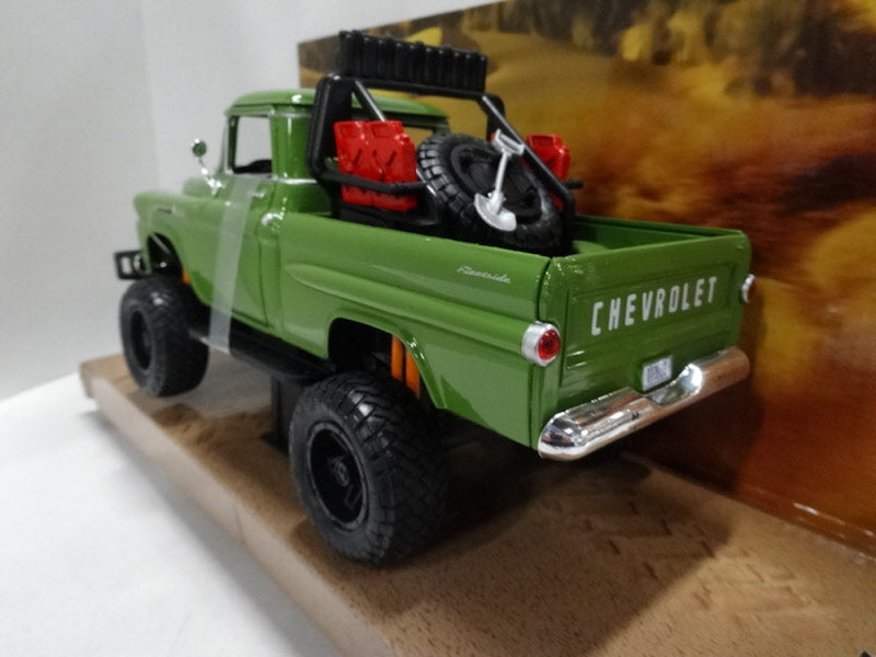 MotorMax Chevrolet Apache Fleetside Pickup Groen 1958 - Schaal 1:24