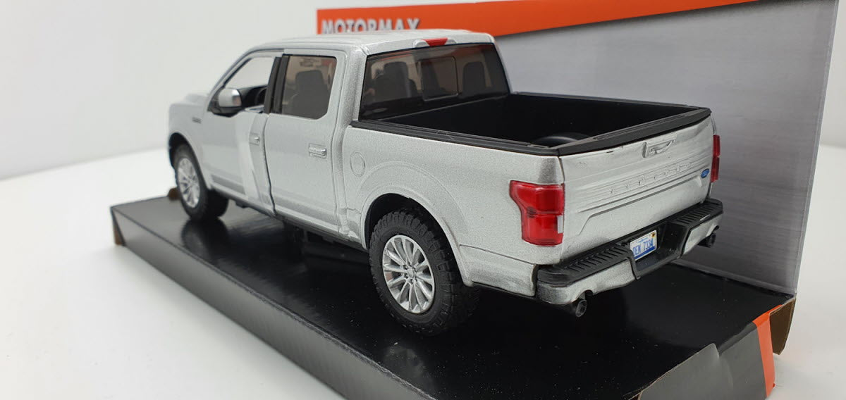MotorMax Ford F150 Limited Crew Cab Zilver 2019 - Schaal 1:24