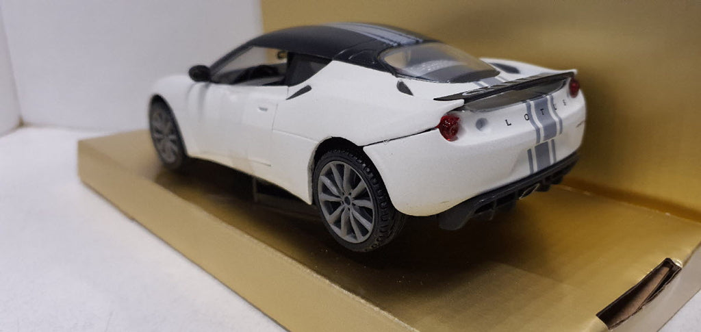 MotorMax Lotus Evora S Mat Wit - Schaal 1:24