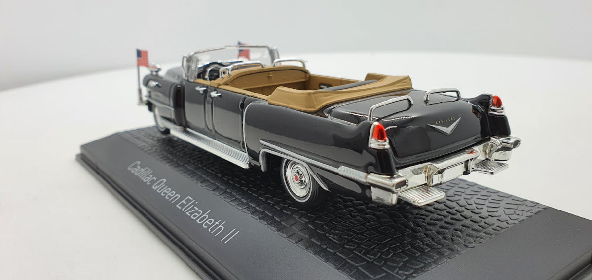 Norev Cadillac Queen Elizabeth II Zwart 1956 - Schaal 1:43