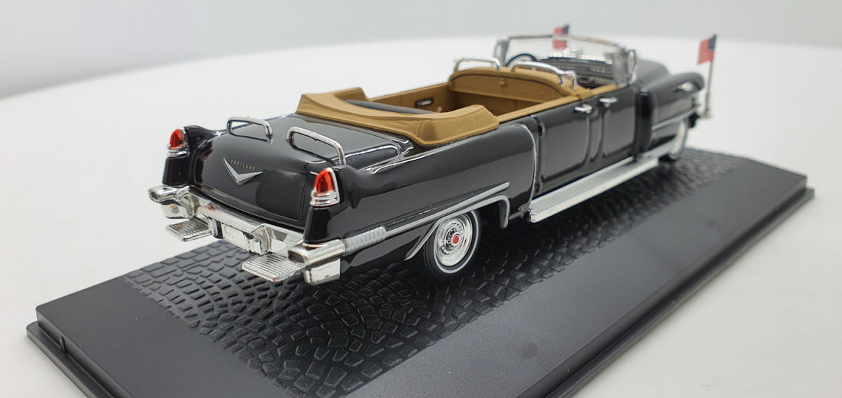 Norev Cadillac Queen Elizabeth II Zwart 1956 - Schaal 1:43