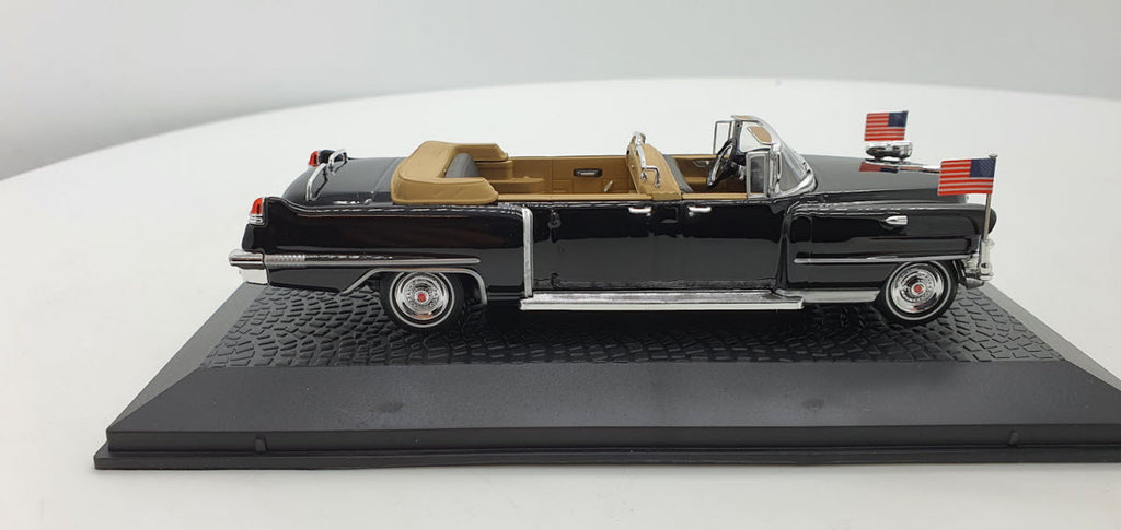 Norev Cadillac Queen Elizabeth II Zwart 1956 - Schaal 1:43