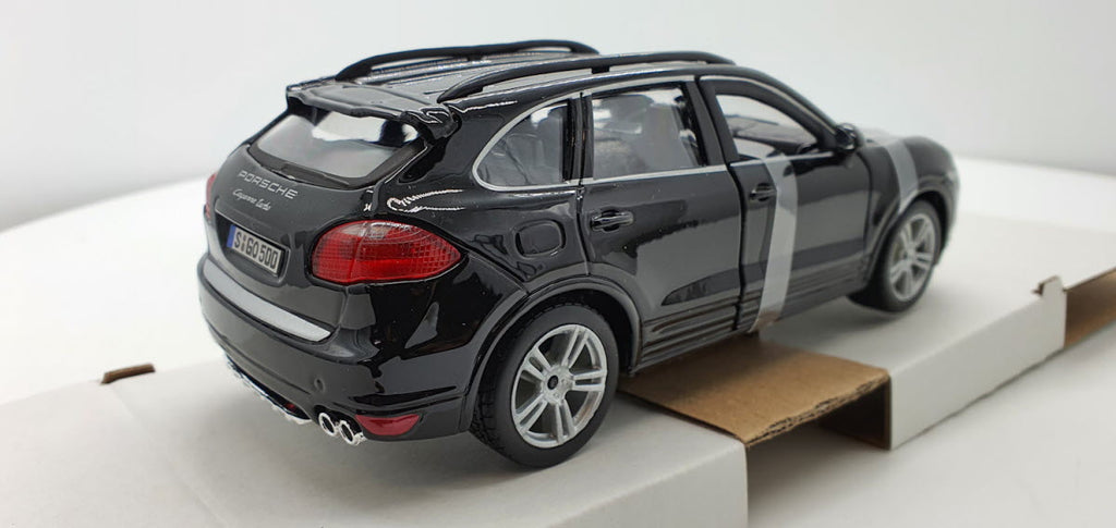 Bburago Porsche Cayenne Turbo Zwart - Schaal 1:24