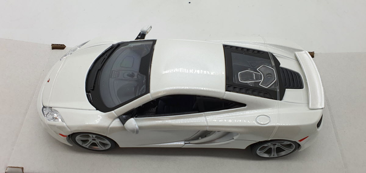 Bburago McLaren 12C Wit - Schaal 1:24