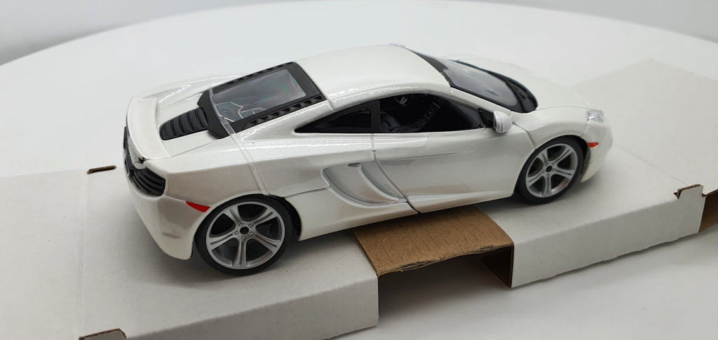 Bburago McLaren 12C Wit - Schaal 1:24