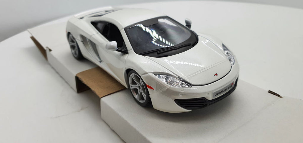 Bburago McLaren 12C Wit - Schaal 1:24