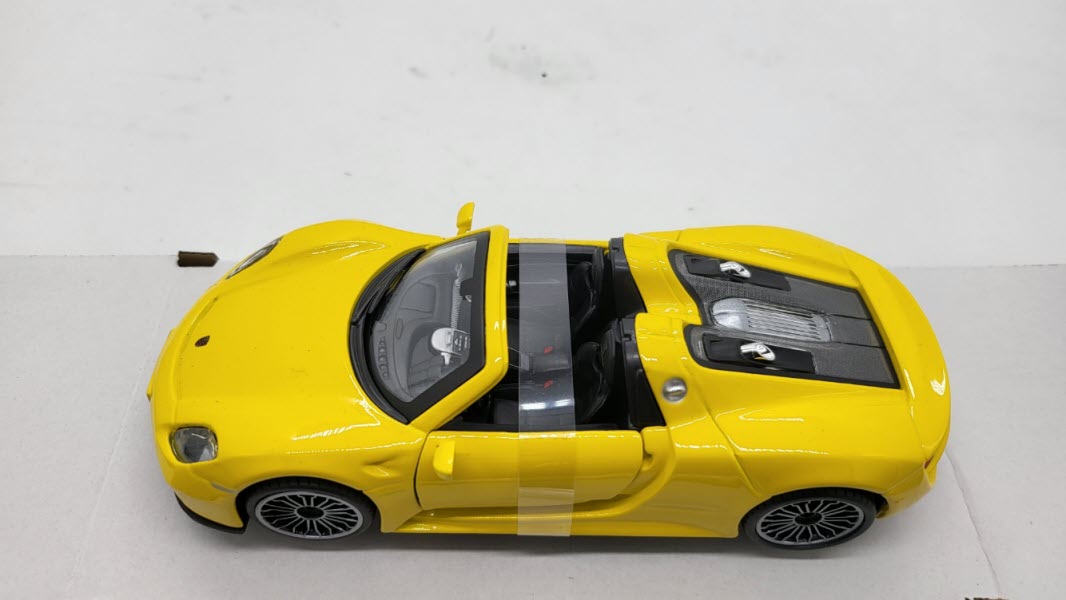 Bburago Porsche 918 Spyder Geel 2015 - Schaal 1:24