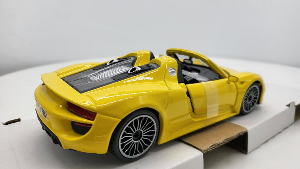Bburago Porsche 918 Spyder Geel 2015 - Schaal 1:24