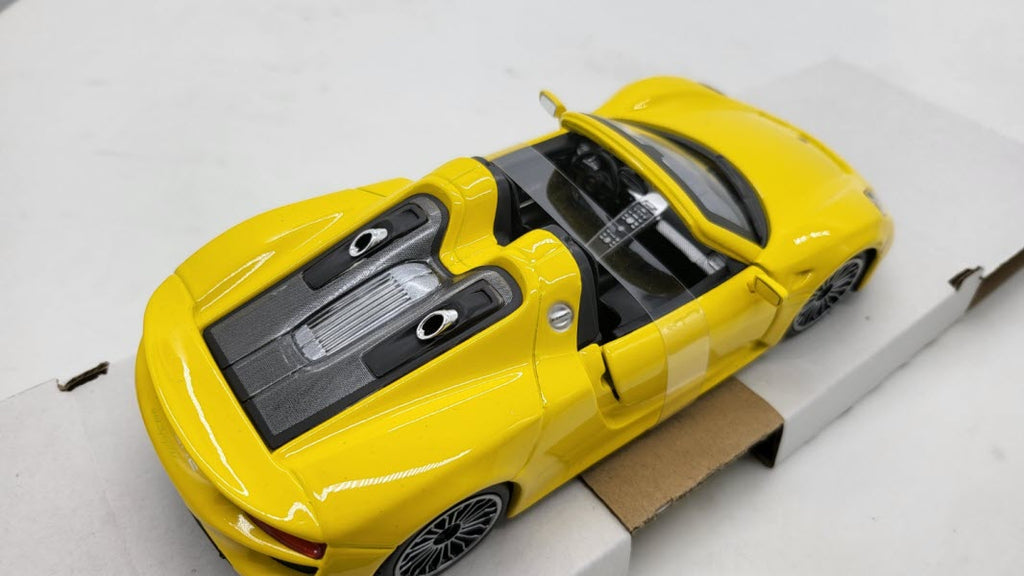 Bburago Porsche 918 Spyder Geel 2015 - Schaal 1:24