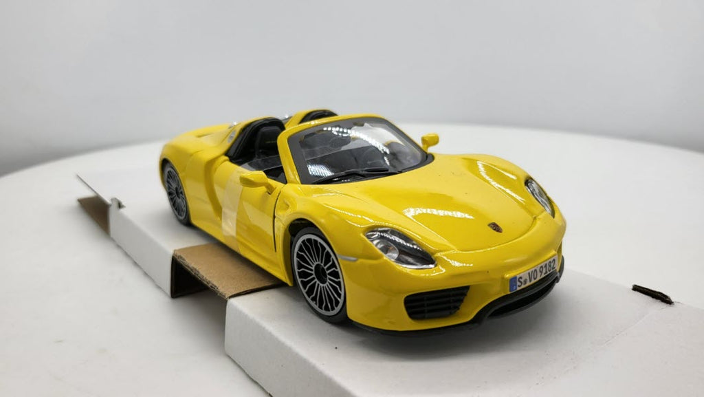 Bburago Porsche 918 Spyder Geel 2015 - Schaal 1:24