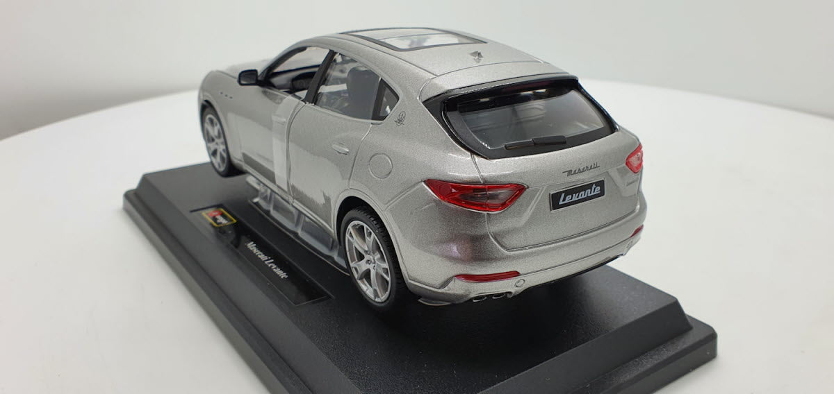 Bburago Maserati Levante Zilvergrijs Metallic - Schaal 1:24