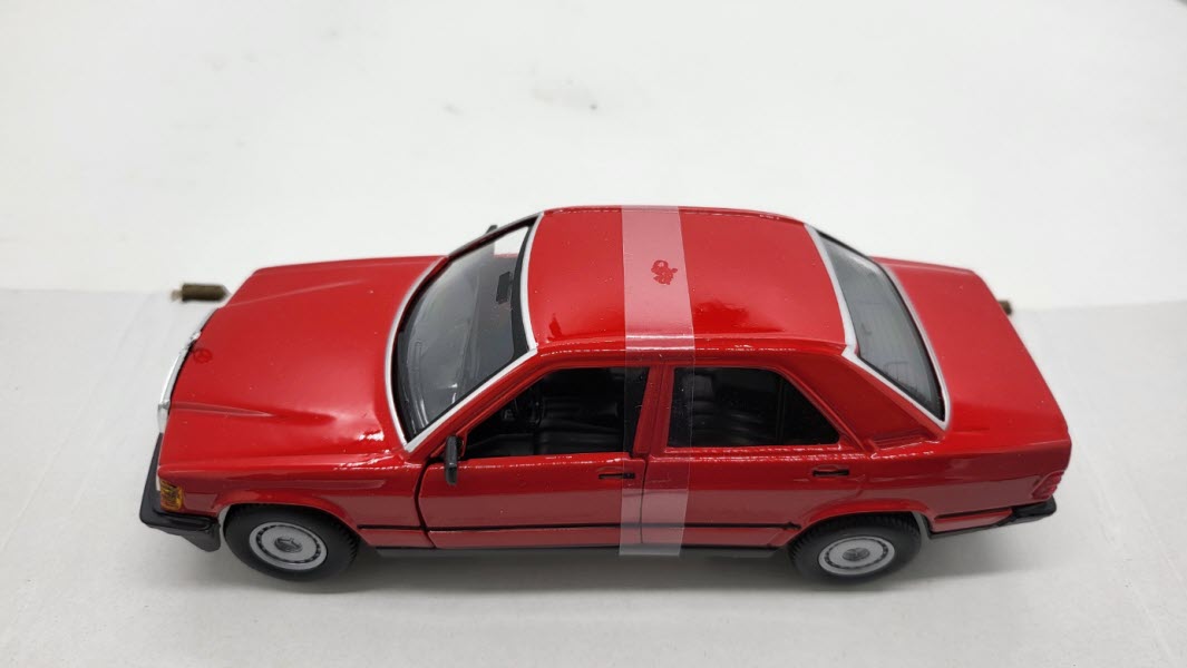 Bburago Mercedes 190 E 2.6 (W201) Rood 1987 - Schaal 1:24