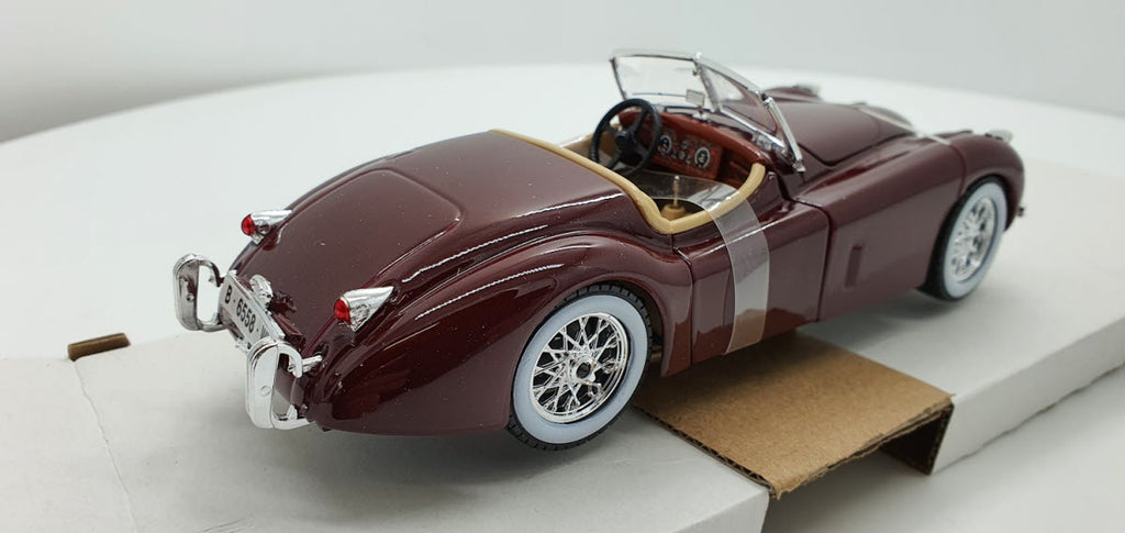 Bburago Jaguar XK 120 Roadster Donker Rood 1951 - Schaal 1:24