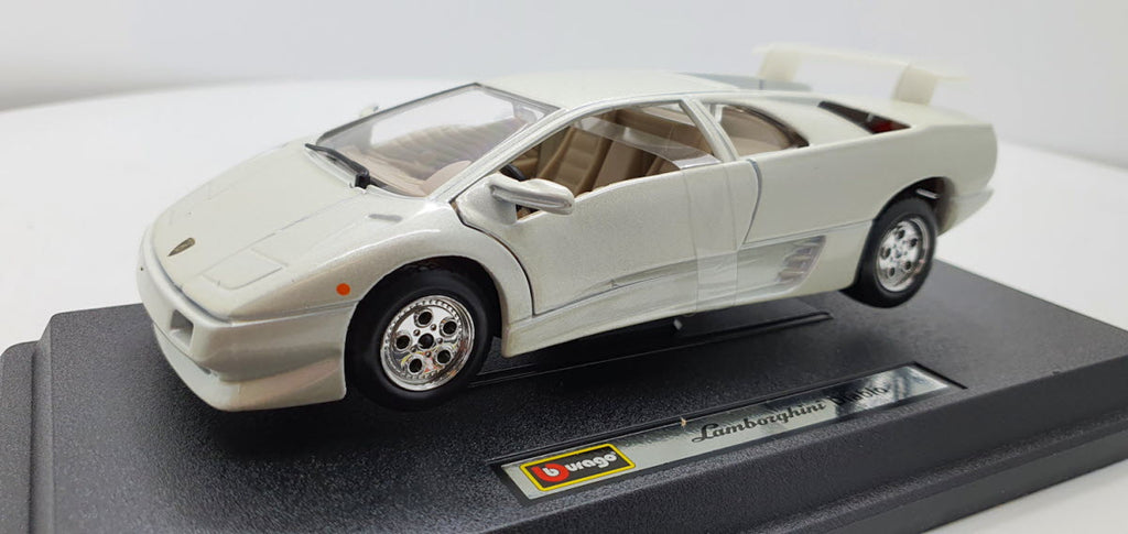 Bburago Lamborghini Diablo Wit - Schaal 1:24