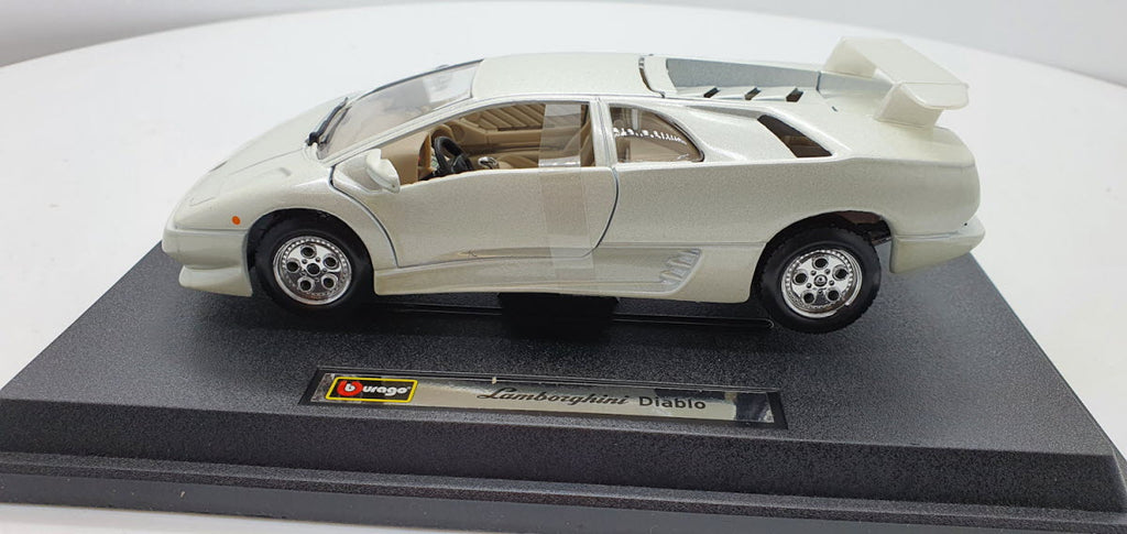 Bburago Lamborghini Diablo Wit - Schaal 1:24