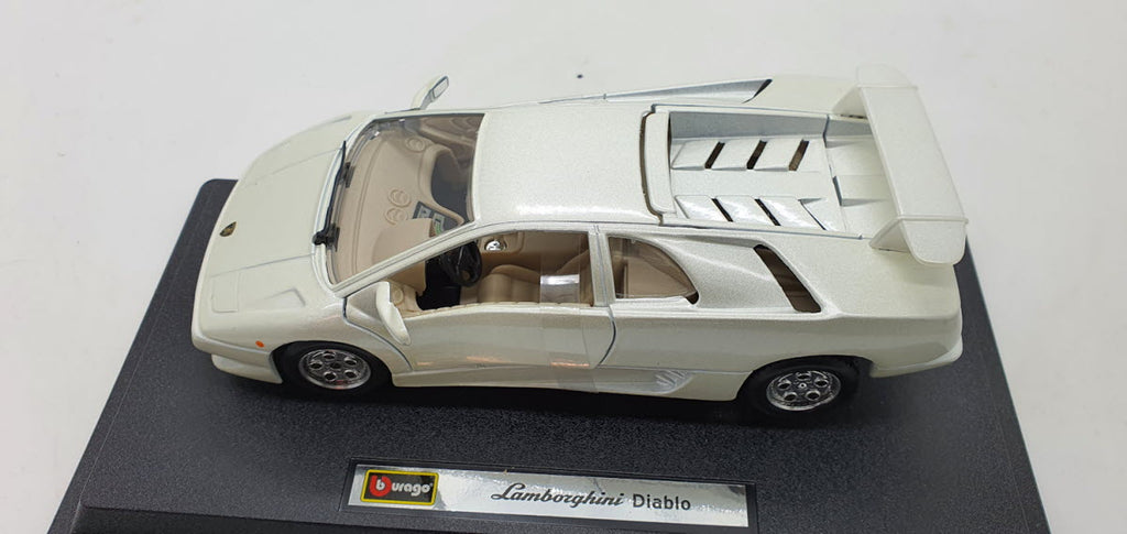 Bburago Lamborghini Diablo Wit - Schaal 1:24