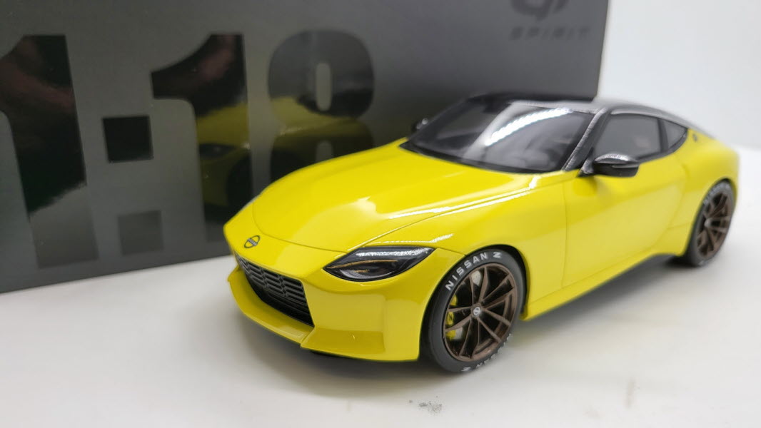 GT-Spirit Nissan Z Proto Geel 2022 - Schaal 1:18