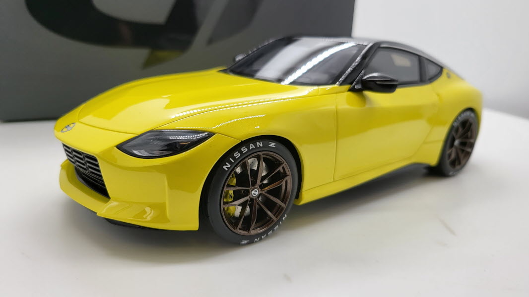 GT-Spirit Nissan Z Proto Geel 2022 - Schaal 1:18