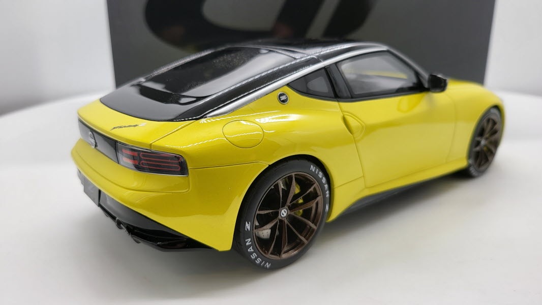 GT-Spirit Nissan Z Proto Geel 2022 - Schaal 1:18
