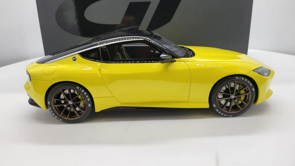 GT-Spirit Nissan Z Proto Geel 2022 - Schaal 1:18