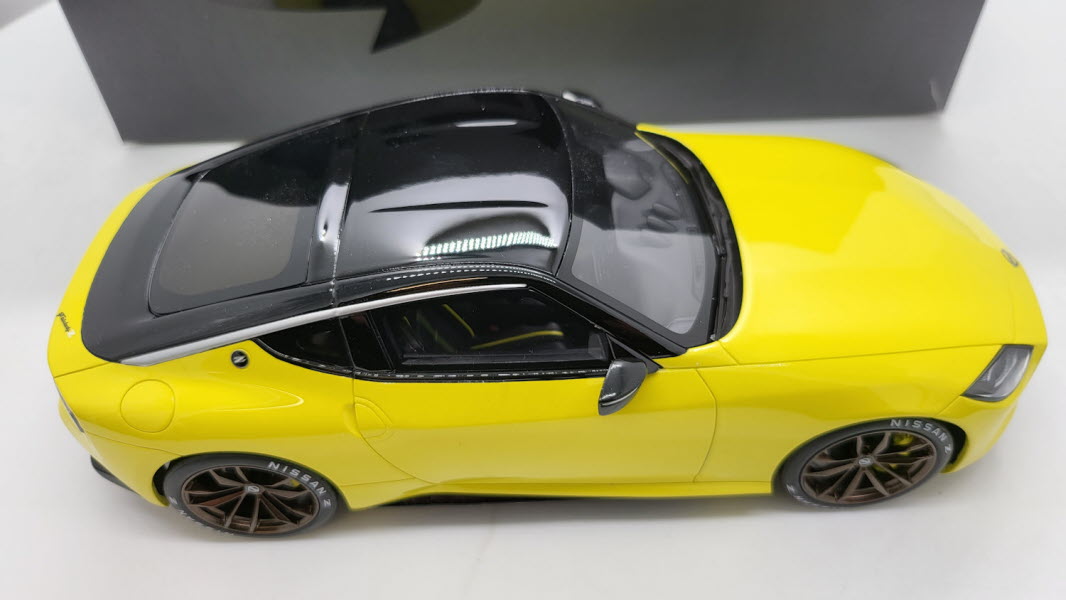 GT-Spirit Nissan Z Proto Geel 2022 - Schaal 1:18