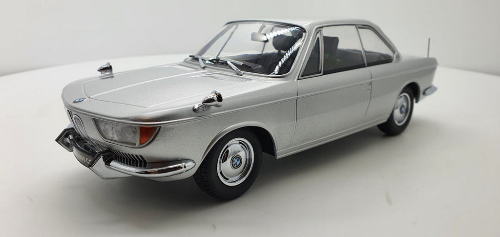 BMW 2000 CS zilvergrijs – KK Scale 1:18