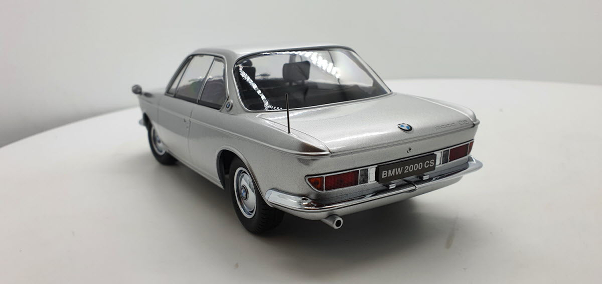 BMW 2000 CS zilvergrijs – KK Scale 1:18