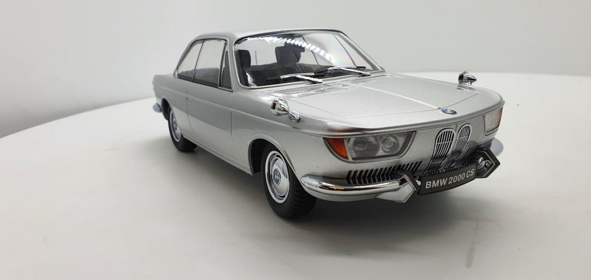 BMW 2000 CS zilvergrijs – KK Scale 1:18