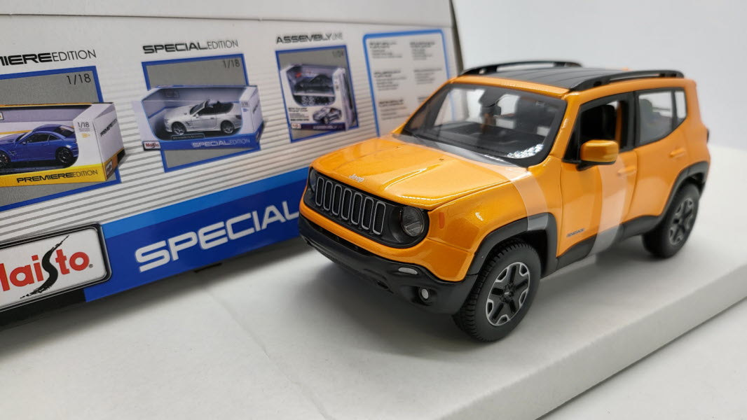 Maisto Jeep Renegade Oranje - Schaal 1:24
