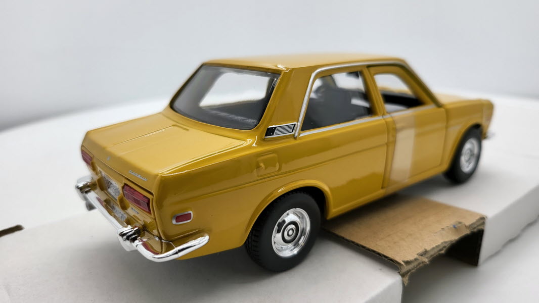Maisto Datsun 510 Geel 1971 - Schaal 1:24