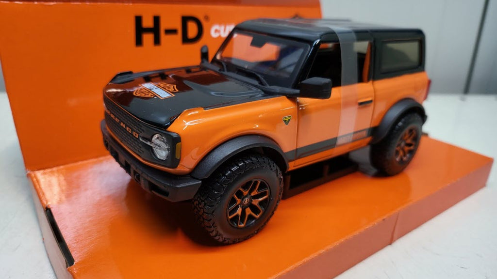 Maisto Ford Bronco Badlands met Harley-Davidson 2021 - Schaal 1:24