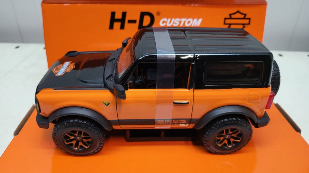 Maisto Ford Bronco Badlands met Harley-Davidson 2021 - Schaal 1:24
