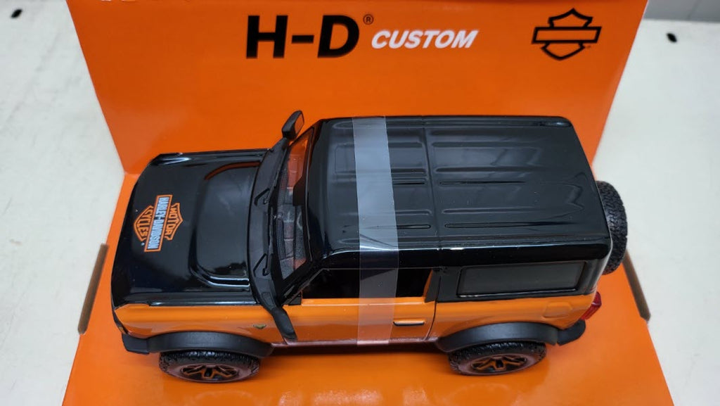 Maisto Ford Bronco Badlands met Harley-Davidson 2021 - Schaal 1:24