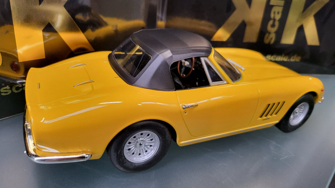 KK-Scale: Ferrari 275 GTB/4 Nart Spyder Geel (1967) - Schaal 1:18