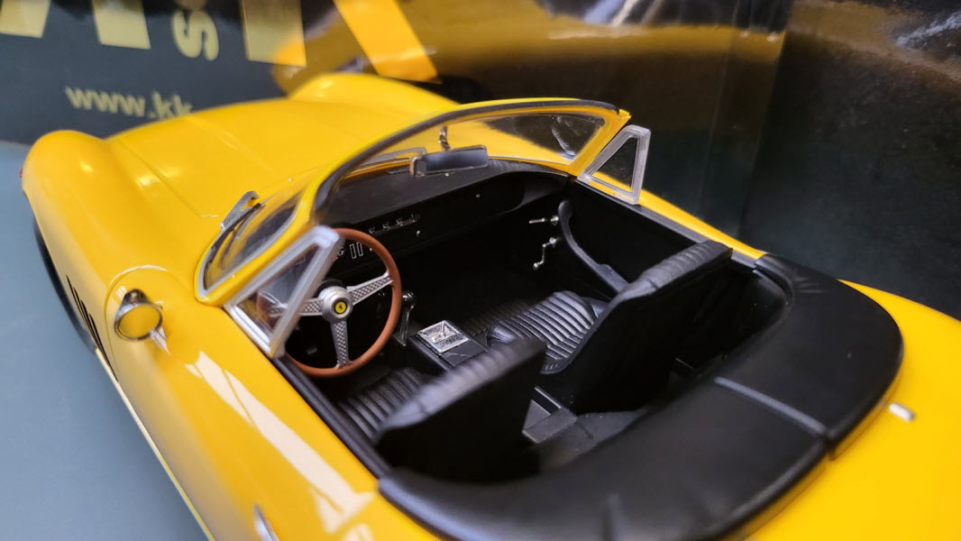 KK-Scale: Ferrari 275 GTB/4 Nart Spyder Geel (1967) - Schaal 1:18