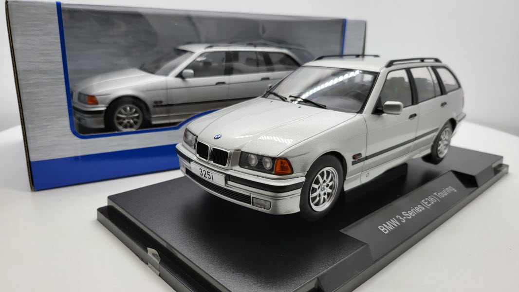 BMW 3-serie E36 Touring 1996 zilver metallic – MCG 1:18