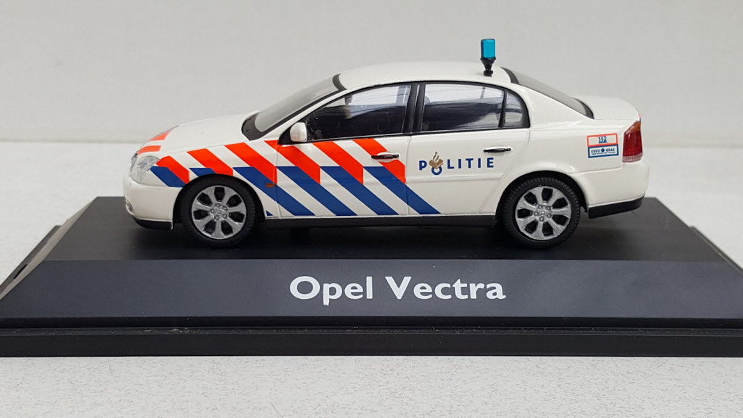 Schuco Opel Vectra Politie Nederland - Schaal 1:43
