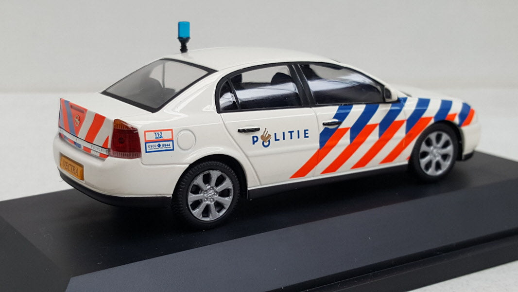 Schuco Opel Vectra Politie Nederland - Schaal 1:43