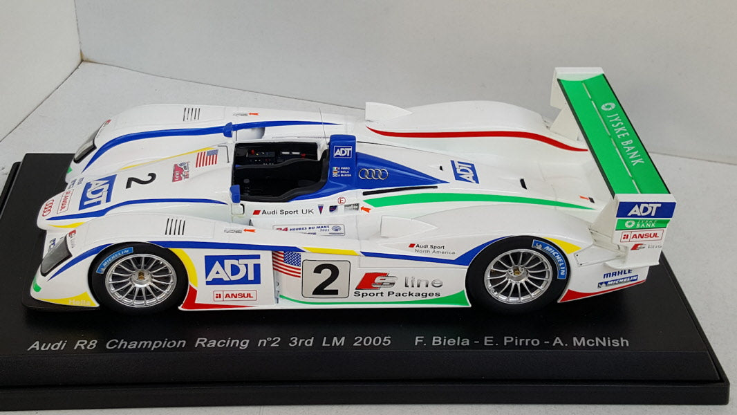 Audi R8 Champion Racing LeMans 2005 Spark Models 1:18