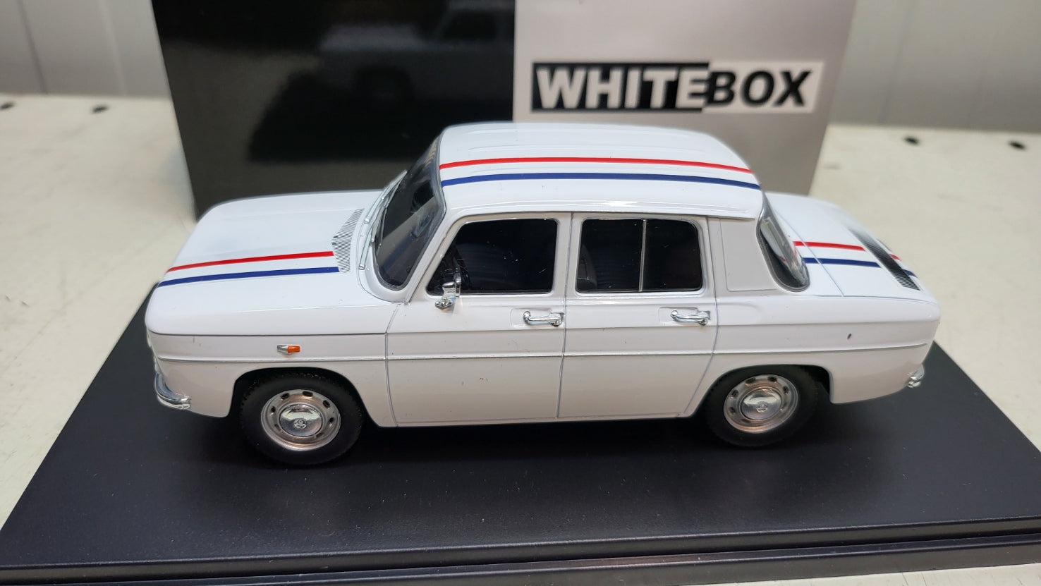 Whitebox Renault 8 Gordini Wit 1964 - Schaal 1:24